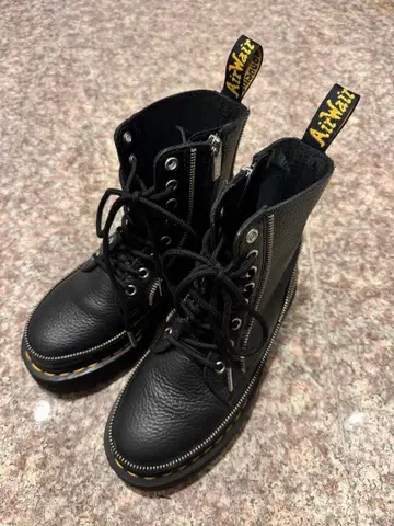 Dr. Martens 가죽 부츠 닥터마틴