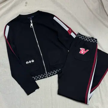 루이비통 우먼 사이드라인 패치 트레이닝 셋업 M
