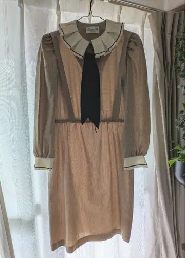 빈티지 긴팔 원피스 프릴 옷깃