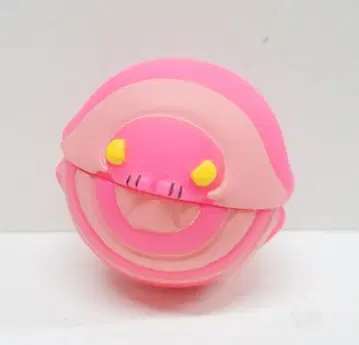 노레소레 둥근벌레 치샤 고양이