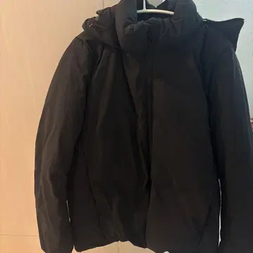 UNIQLO 심리스 다운 파카 블랙