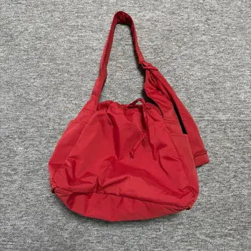 UNIQLO C 소프트 퍼피 숄더백 레드