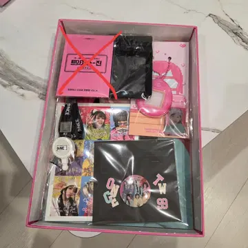 트와이스 TWICE-ZINE 4기 공식 팬클럽 키트 풀셋 | 브랜드 중고거래