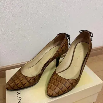 VICINI 비치니 펌프스 브라운 엠보 가죽 EU34.5 22cm