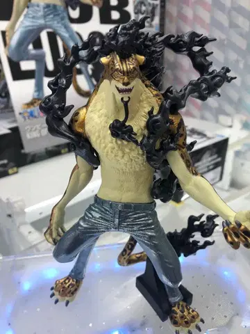 ONE PIECE KING OF ARTIST 로브 루치 피규어