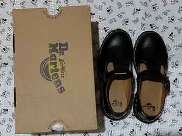 Dr. Martens 닥터마틴 폴리 T바 슈즈