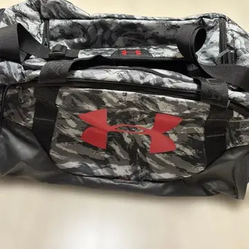 언더아머 더플백 카모 패턴