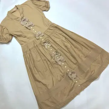 원더풀 월드 베이지 리본 사용 원피스