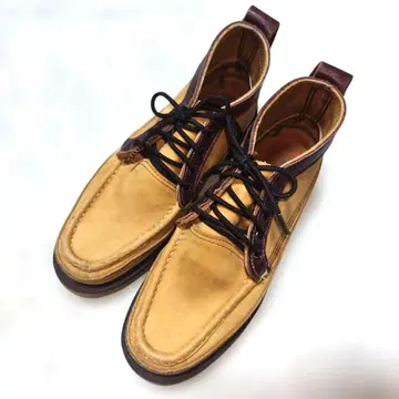 RUSSELL MOCCASIN 처카 부츠 5D 베이지 x 브라운