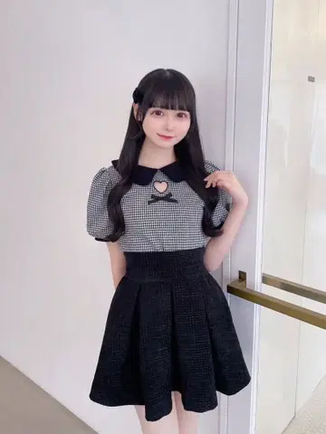 evelyn 에블린 컷아웃 하트 반팔 상의 블랙