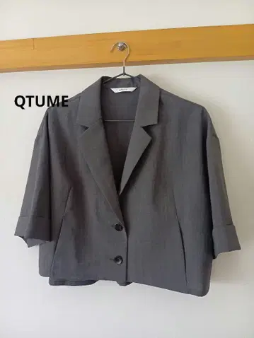 컨디션 최상 QTUME 쿠튀르 크롭 셔츠 자켓 반팔