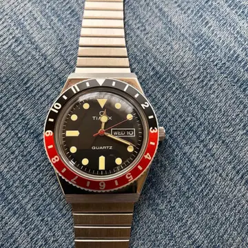 Q TIMEX 블랙 x 레드