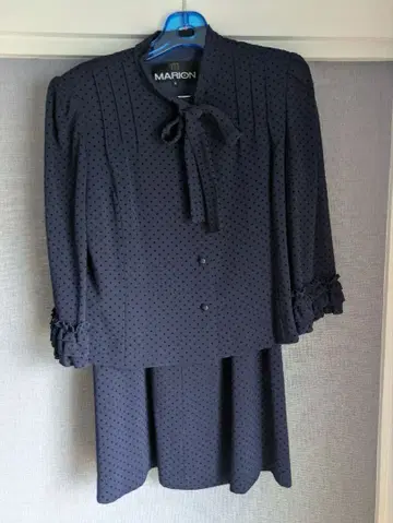 MARION 도트 셋업 수트