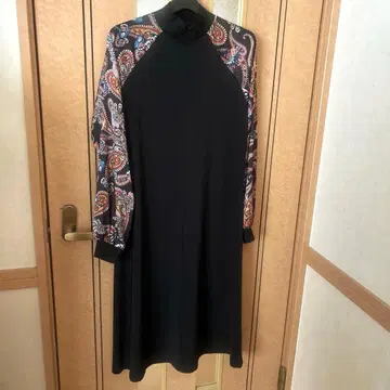 ZARA 롱 원피스 블랙 패턴 소매 페이즐리 하이넥 플레어
