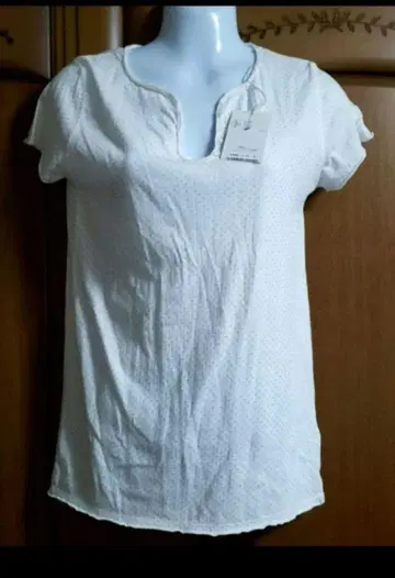 도트 무늬 반팔 T셔츠 화이트