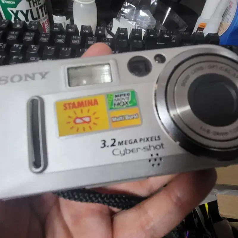 소니 사이버샷 DSC-P7 3.2 메가픽셀 디지털 카메라 디카