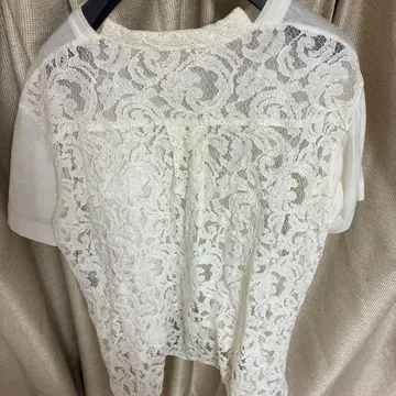 sacai 백 레이스 절개 반팔 T셔츠 화이트