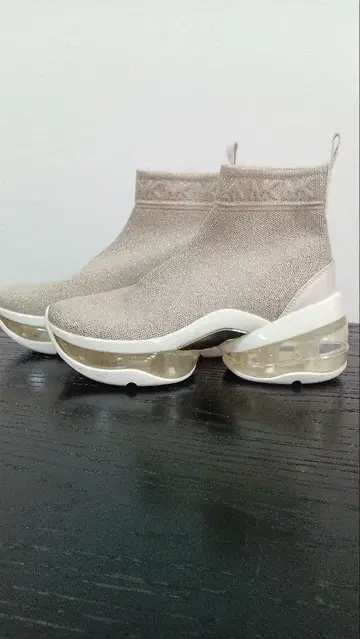 MICHAEL KORS 삭스 스니커즈 골드 7M