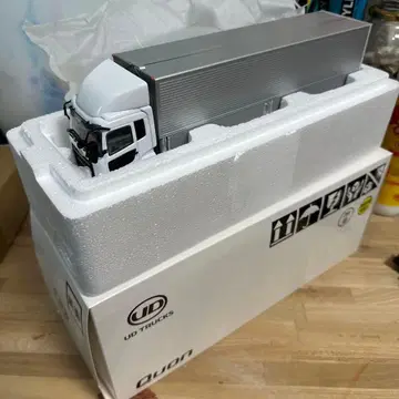 가격 인하 UD TRUCKS 퀀 트럭 미니카 1/43 퀀 새상품급