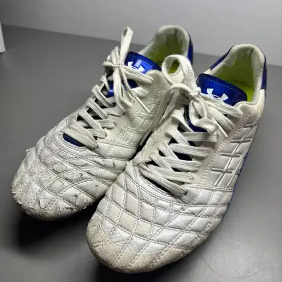 언더아머 축구화 255