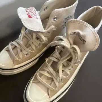 미사용 새상품 박스 있음 CONVERSE ALL STAR 화이트 하이컷