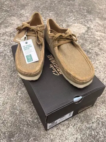 Clarks Originals Wallabee Olive Canvas