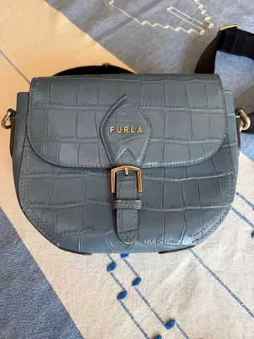 FURLA 악어 엠보싱 숄더백 블루
