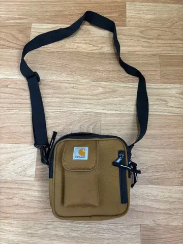 Carhartt 숄더백 브라운