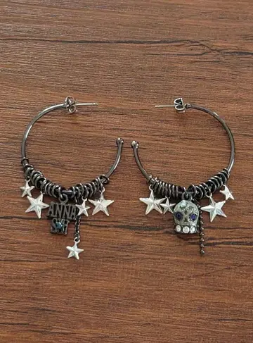 1 DAY SALE ANNA SUI 후프 귀걸이 스컬 스타 모티브