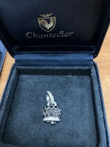 Chantecler 카프리 벨 펜던트 탑 블랙 다이아 WG