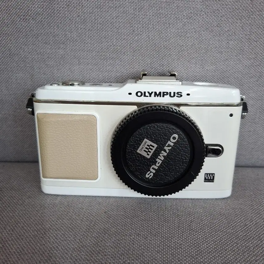 23.올림푸스 PEN E-P2 미러리스 카메라 화이트