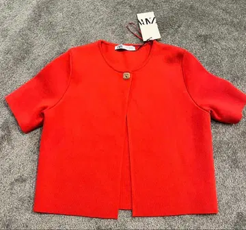 새상품 ZARA 레드 반팔 크롭 기장 상의 M 사이즈