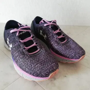 고품질!! UNDER ARMOUR 언더아머 러닝화 23cm