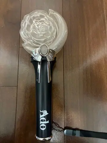 Ado JAPAN TOUR 2024 응원봉 모나리자의 옆모습