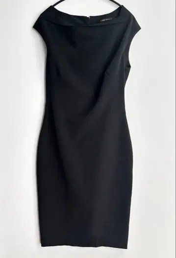 컨디션 최상 ZARA WOMAN 블랙 슬리브리스 원피스