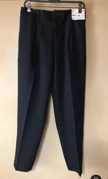 [미사용 새상품] UNIQLO 감동 턱 팬츠 블랙 XL