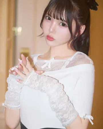 미셸마카롱 레이스 비쥬 니트탑