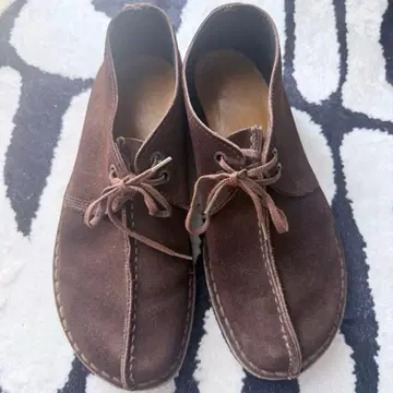 Clarks 스웨이드 데저트 트렉 브라운