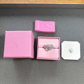 미사용 새상품 Swarovski 하트 모티브 반지