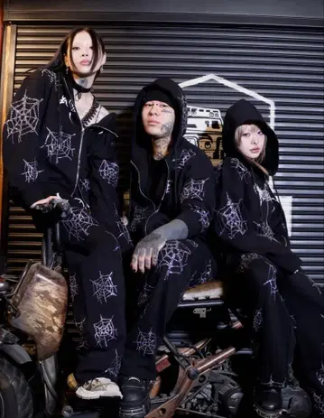 LOVE KILLER 스파이더 웹 후드티 상하의 세트 큐빅
