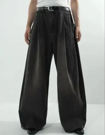 CS side tuck drape denim pants