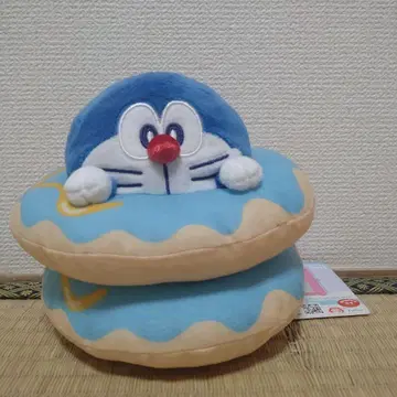도라에몽 도넛 봉제 인형
