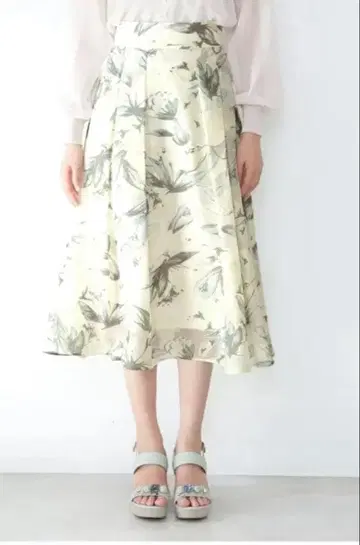 JILL by JILLSTUART 꽃무늬 플레어 스커트