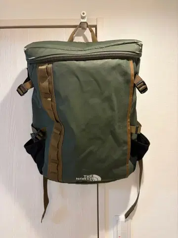 THE NORTH FACE 백팩 카키