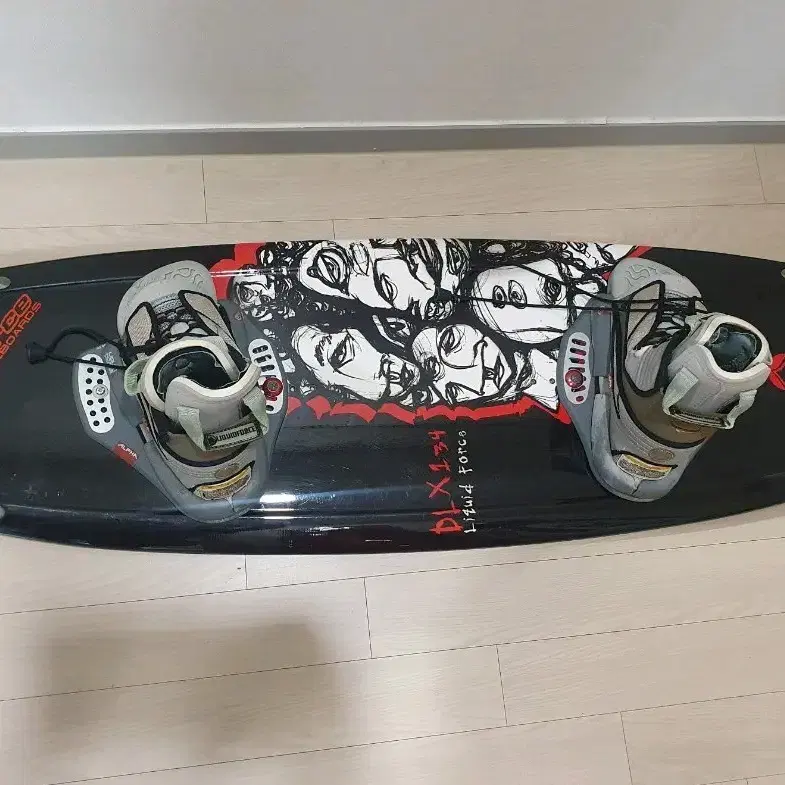 Liquid Force 웨이크보드 DLX134 세트 팝니다