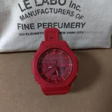 G-SHOCK 레드 디지털 워치