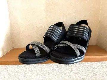 최종 가격 인하 Skechers 샌들 블랙 25cm