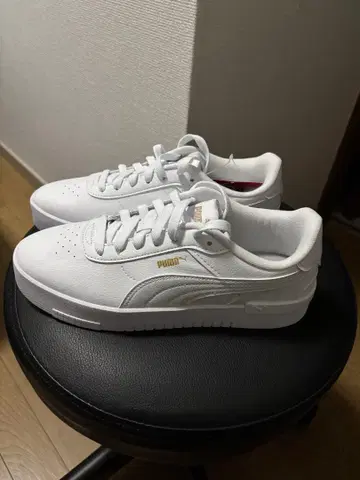 PUMA 화이트 스니커즈