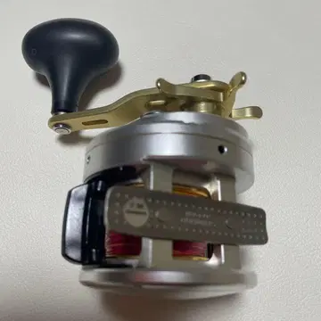 SHIMANO 베이트릴 본체 실버 골드