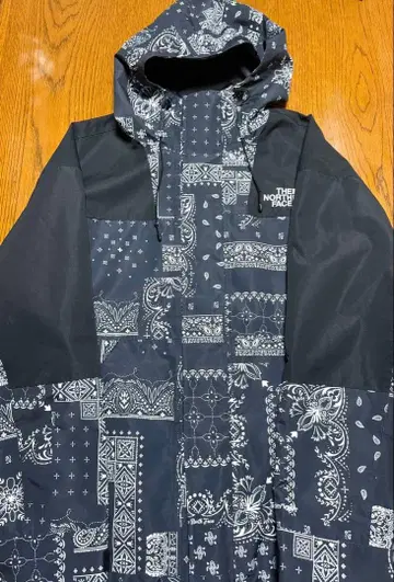 한국 THE NORTH FACE 반다나 패턴 나일론 자켓